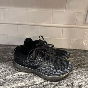 Women’s Brooks Levitate Size 9.5